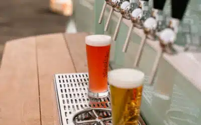 Pourquoi la bière artisanale est la nouvelle tendance des mariages en Alsace